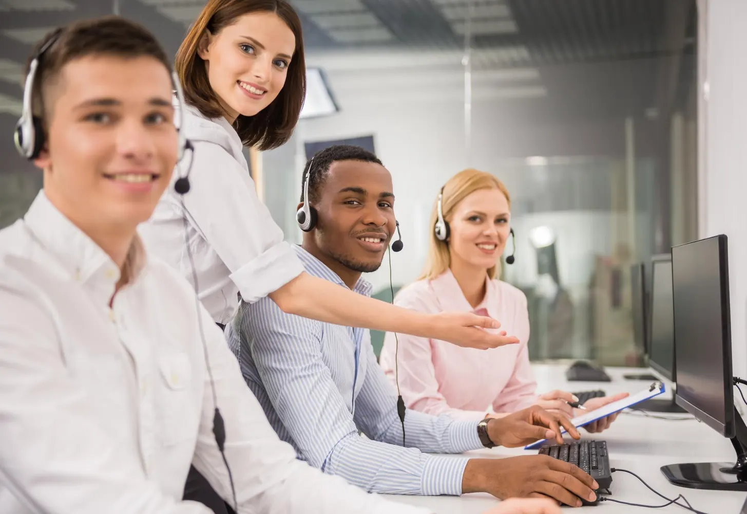 AI receptionist support team answering business calls